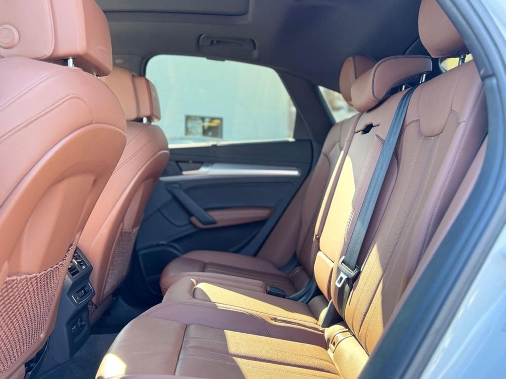 Used 2023 Audi Q5 2.0T Prestige w/ Prestige Package image 18