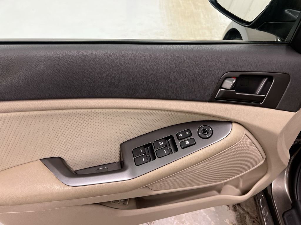 Used 2012 Kia Optima LX w/ Convenience Pkg image 19