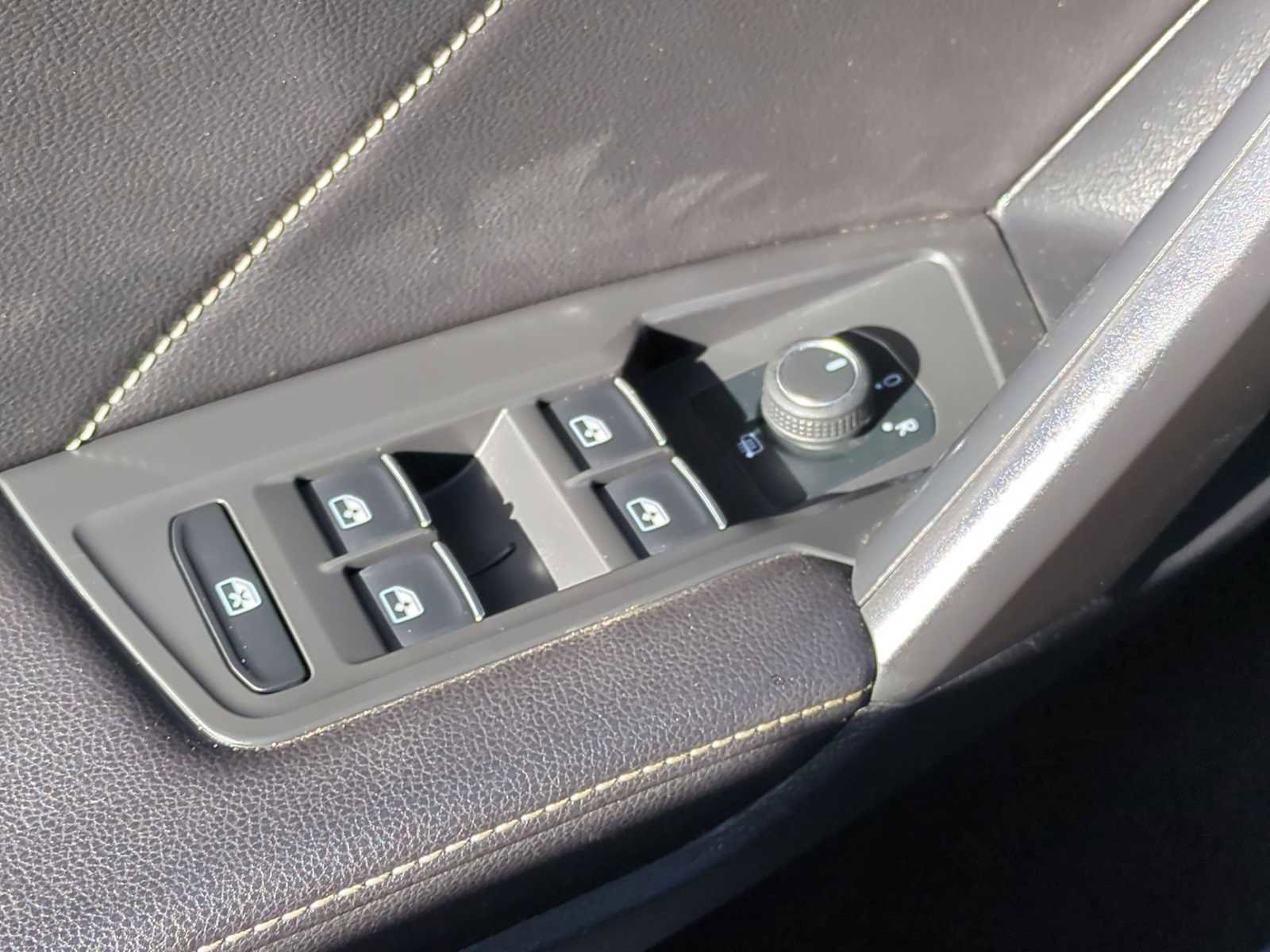 Used 2024 Volkswagen Tiguan SE image 22