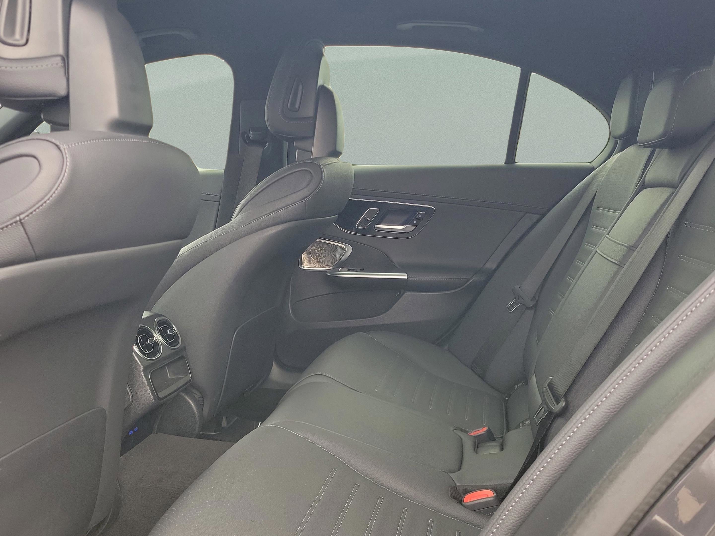 Used 2024 Mercedes-Benz C 300 Sedan image 7