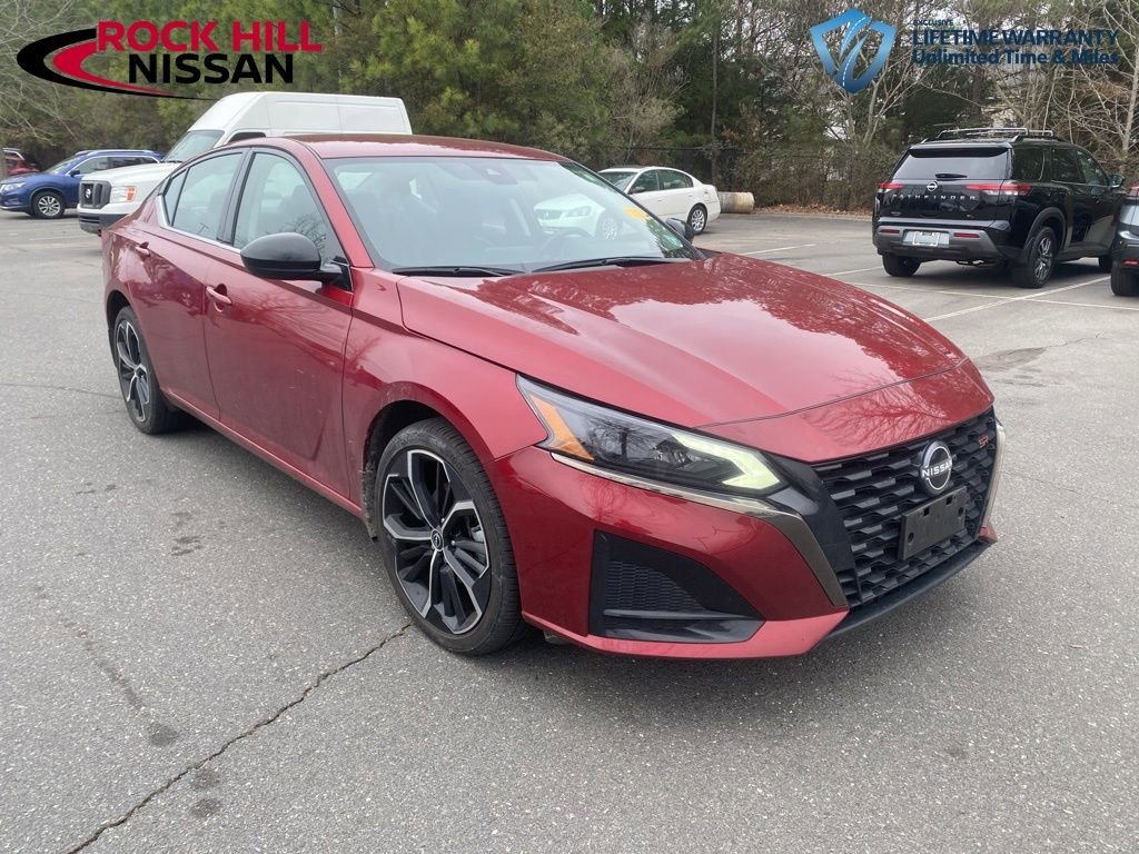 Used 2023 Nissan Altima 2.5 SR image 1