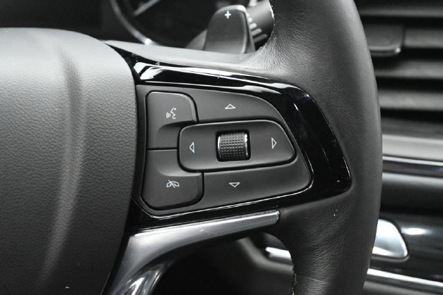 Used 2024 Buick Enclave Essence w/ Experience Buick Package FWD image 18