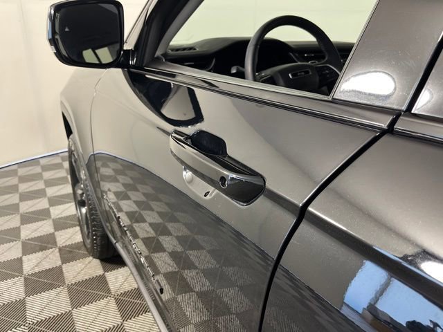 Used 2024 Jeep Grand Cherokee Limited w/ Black Appearance Package image 13