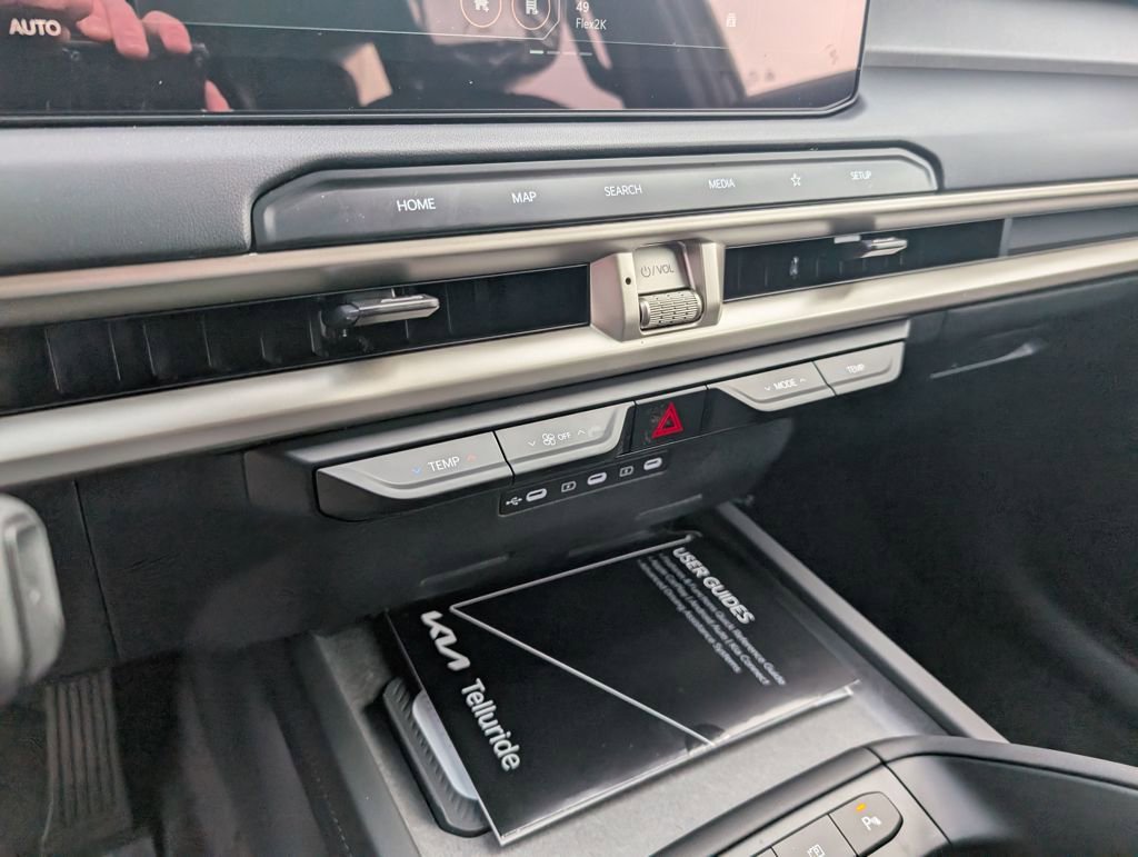 New 2027 Kia Telluride S image 21