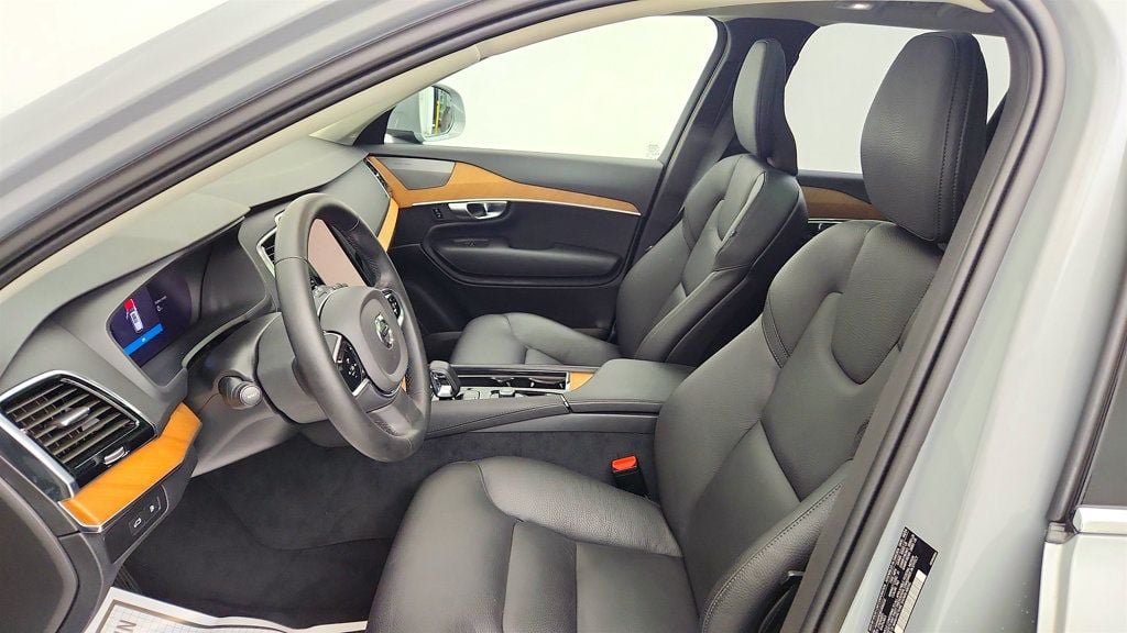 Used 2025 Volvo XC90 T8 Plus AWD/4WD image 20