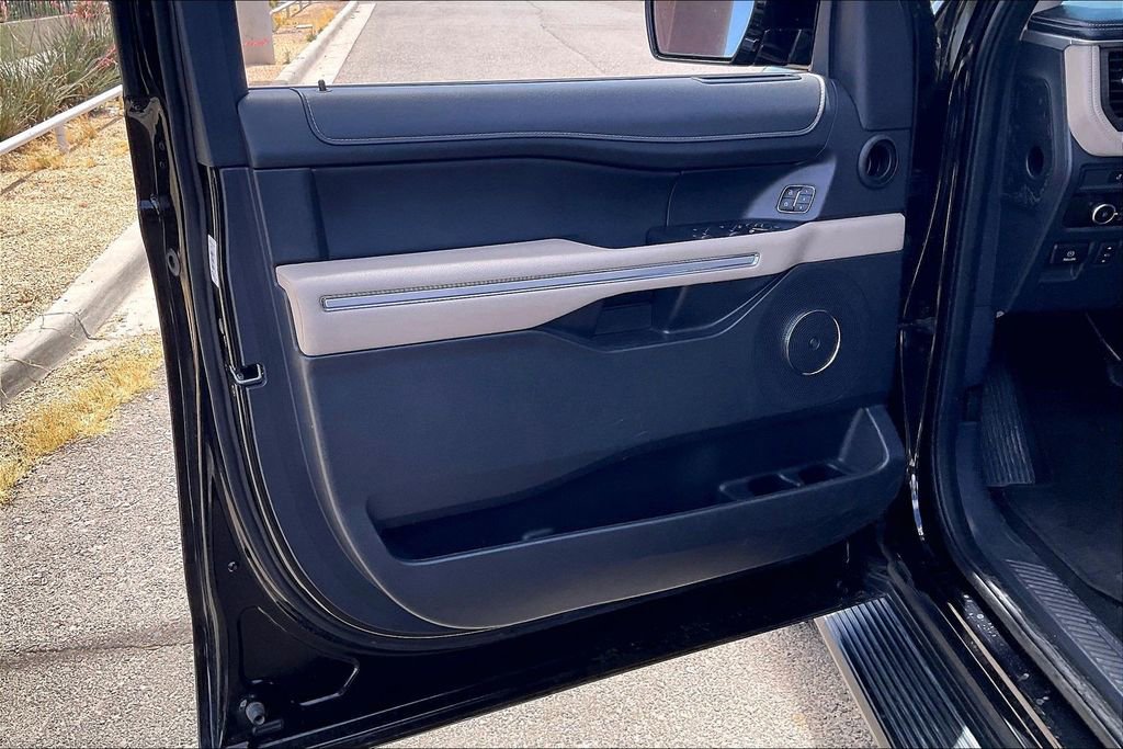 Used 2024 Ford Expedition Limited RWD image 22