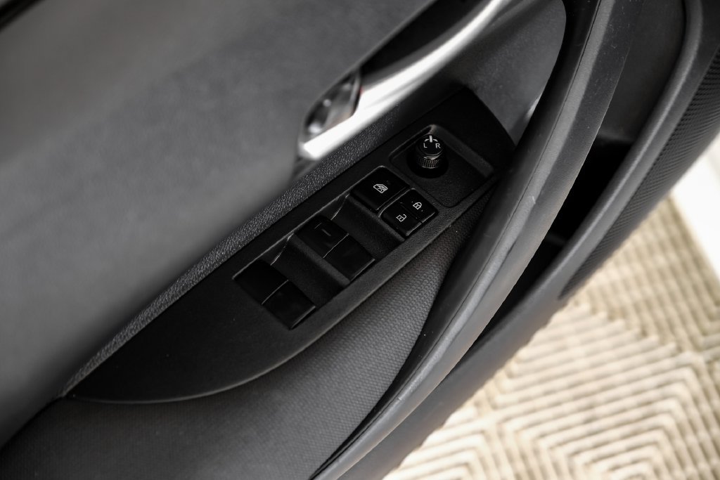 Used 2020 Toyota Corolla LE FWD image 42