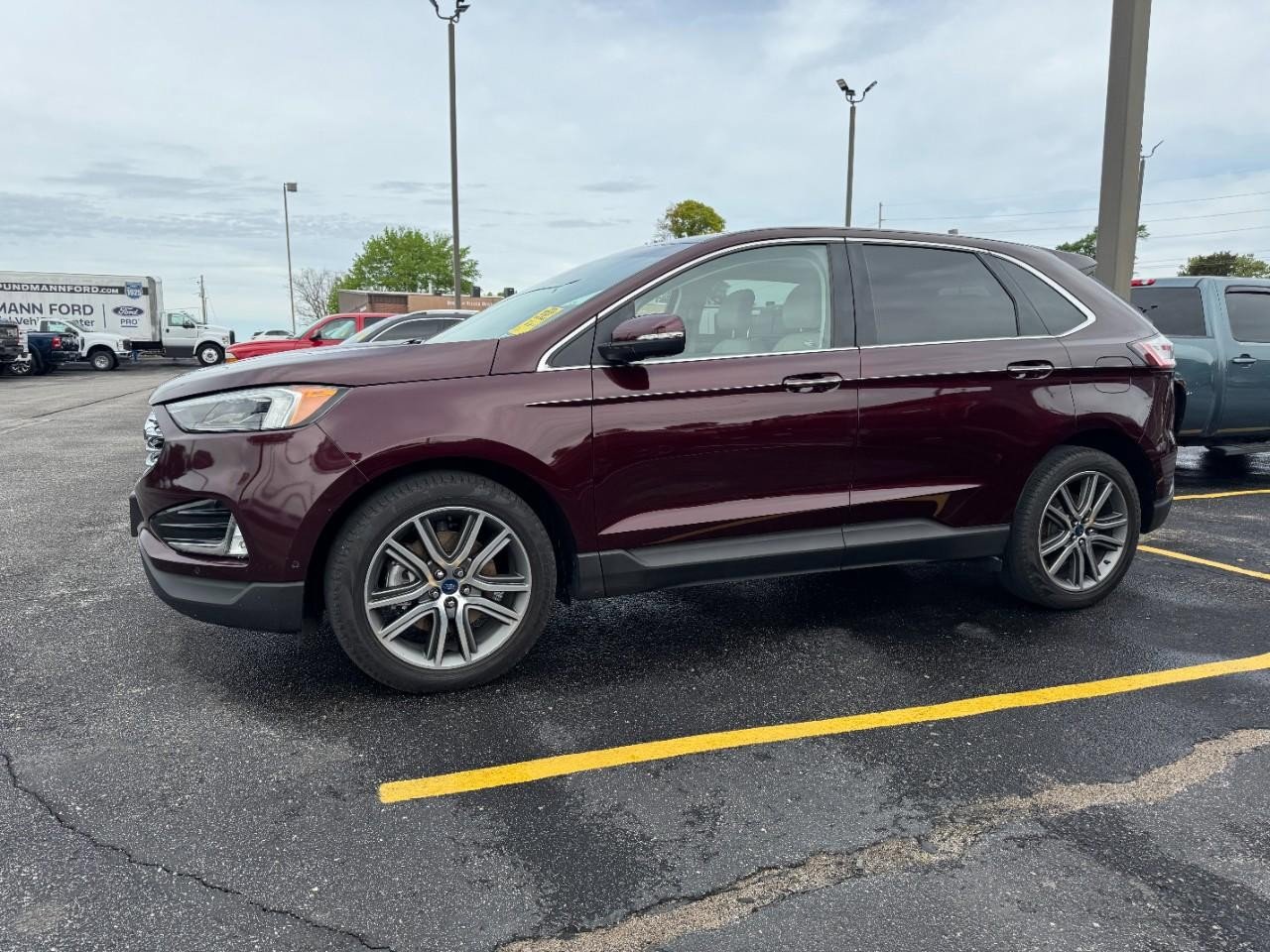 Used 2019 Ford Edge Titanium w/ Equipment Group 301A AWD/4WD image 8