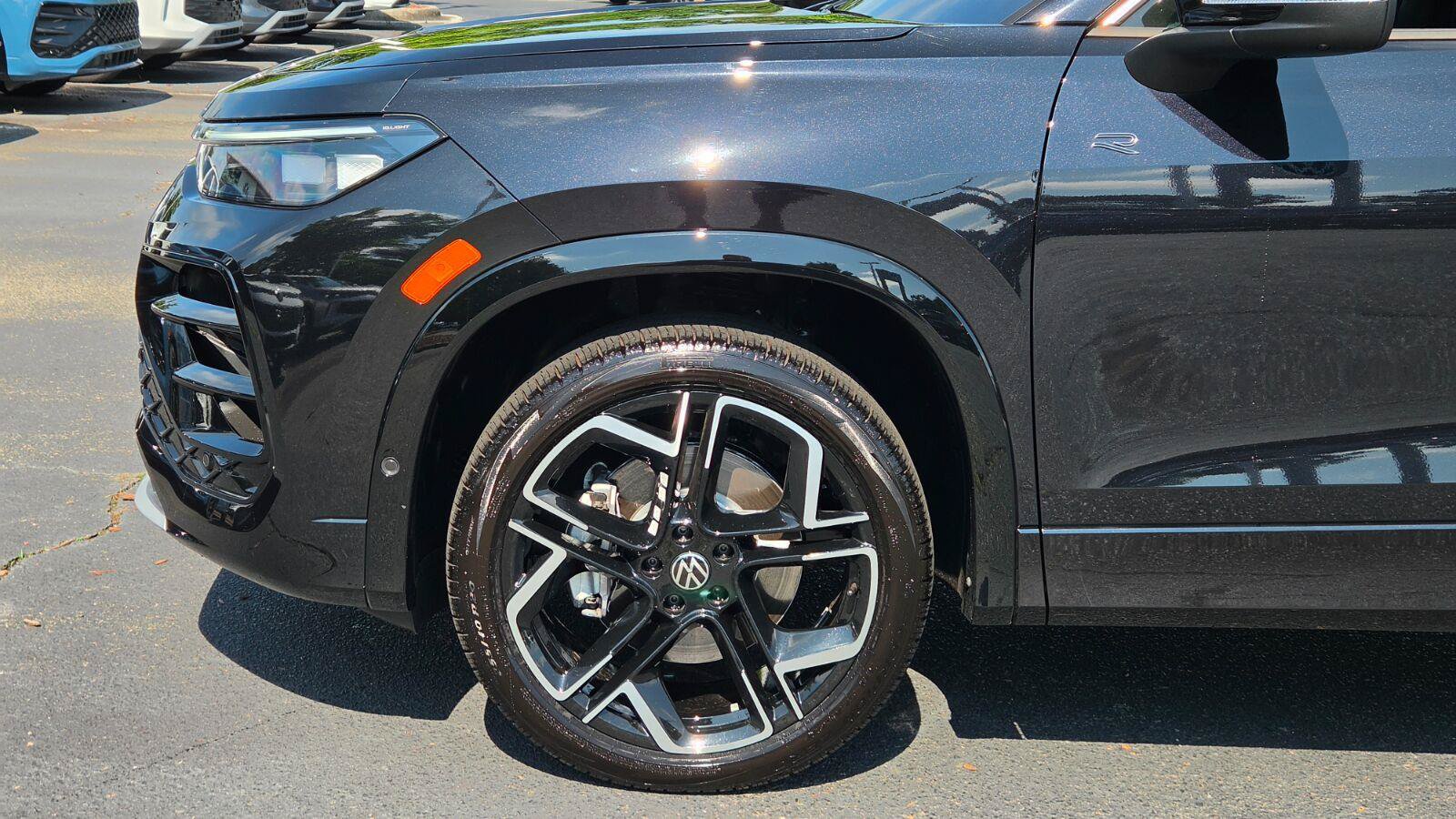 New 2026 Volkswagen Tiguan SEL R-Line AWD/4WD image 12