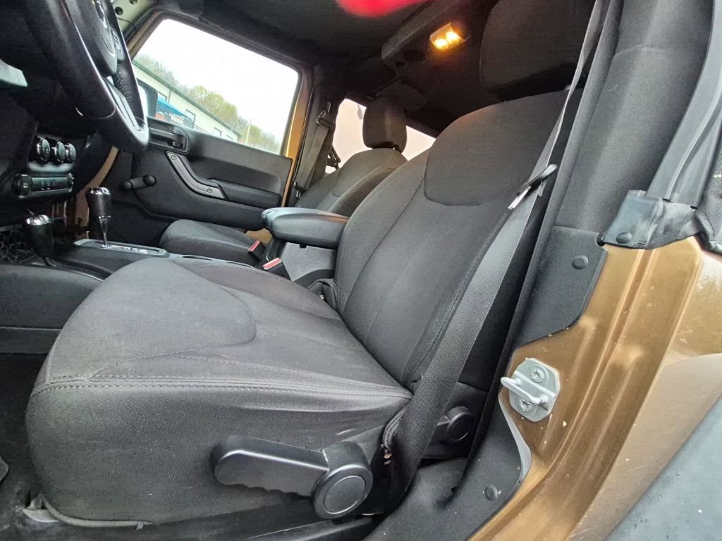 Used 2015 Jeep Wrangler Sport image 11