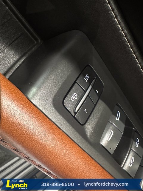 Used 2024 GMC Yukon XL Denali Ultimate AWD/4WD image 8