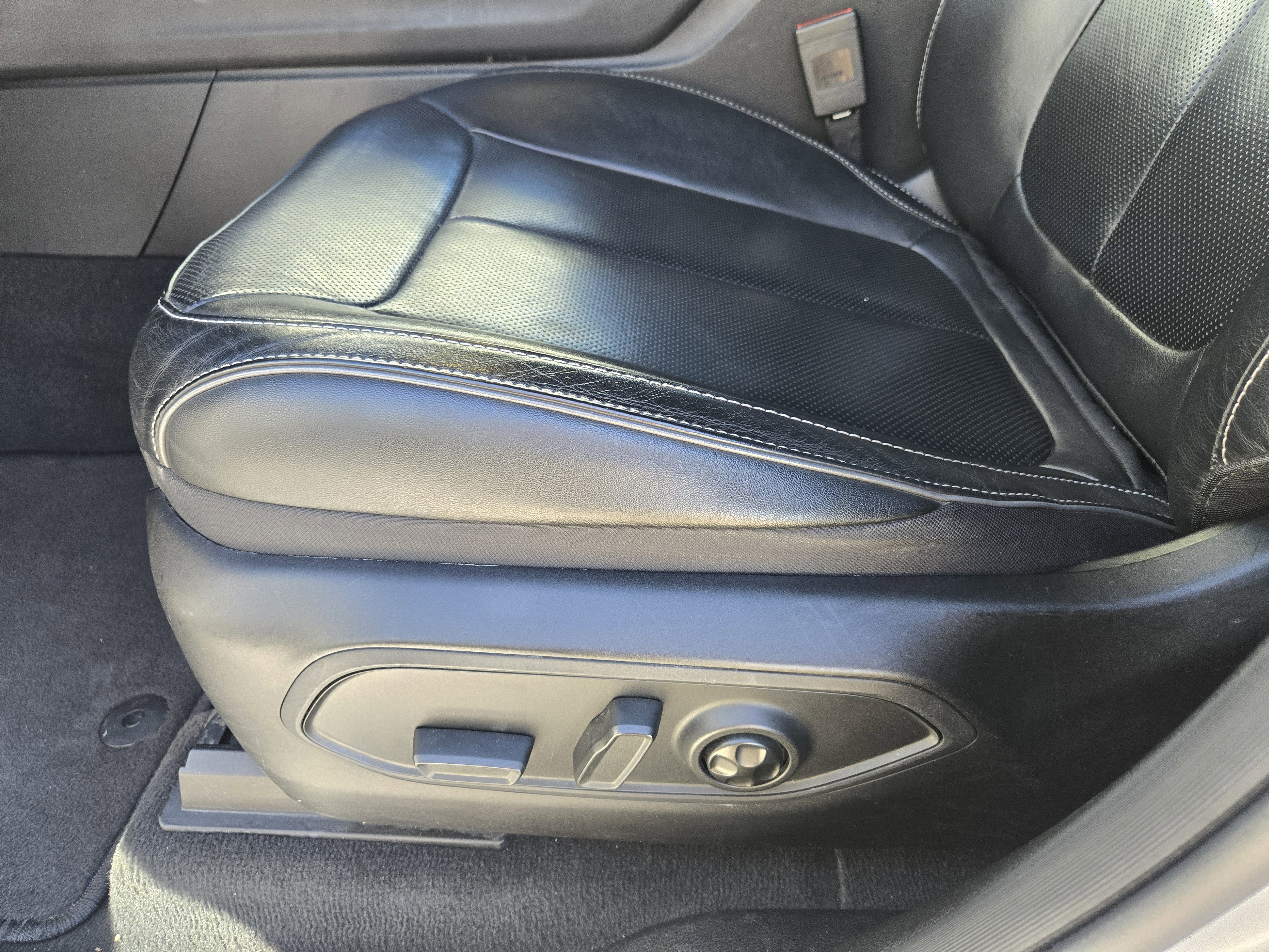 Used 2023 Jeep Grand Cherokee L Overland image 27