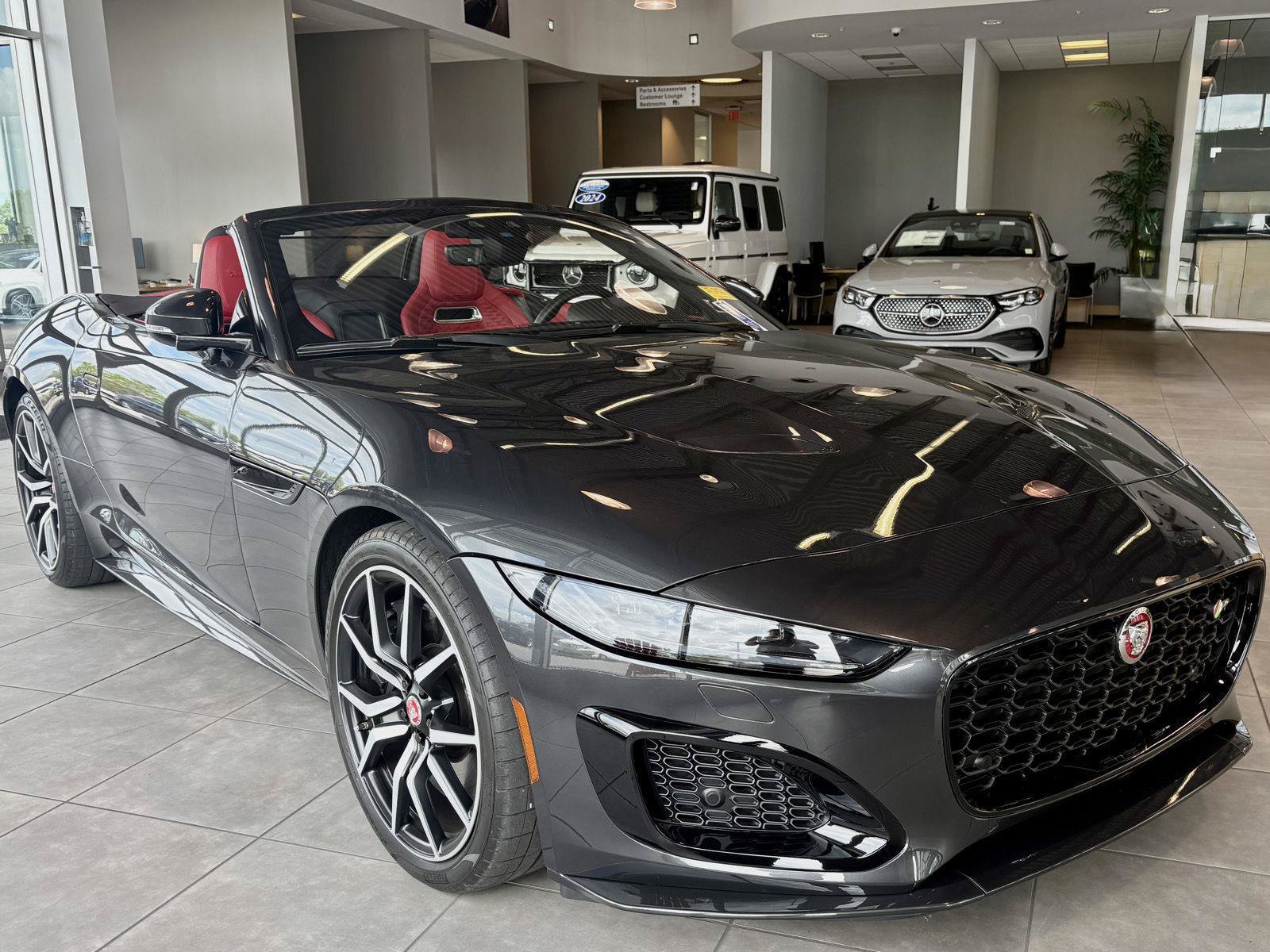 Used 2023 Jaguar F-TYPE R AWD/4WD image 3