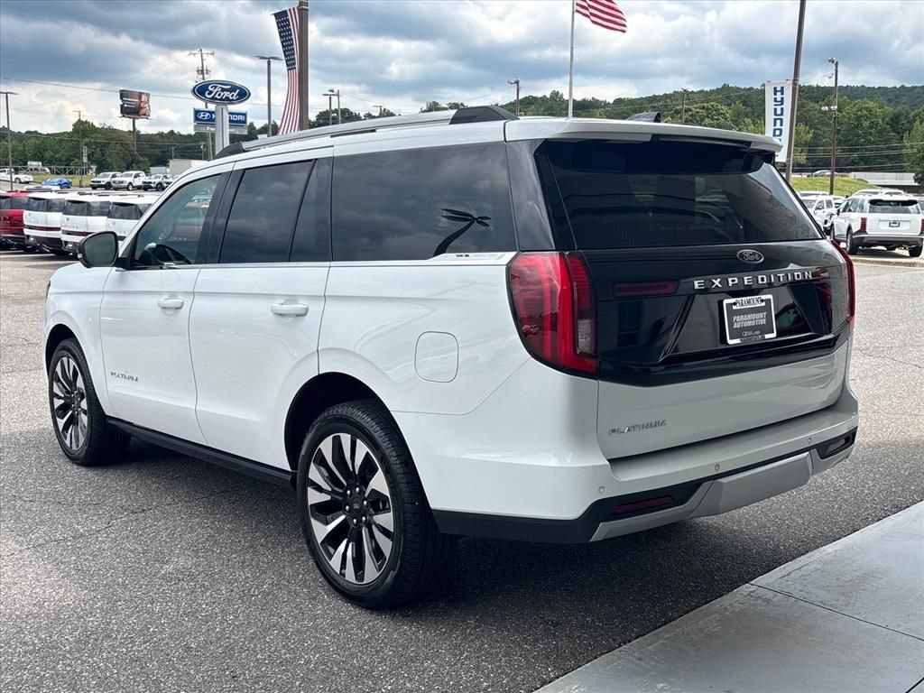 Used 2026 Ford Expedition Platinum w/ Driver's Package AWD/4WD image 2