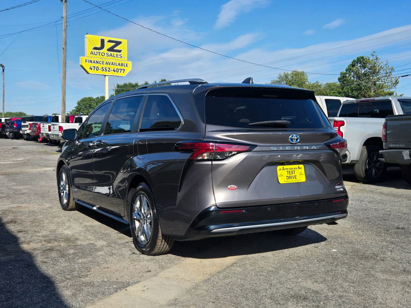 Used 2021 Toyota Sienna Limited image 5