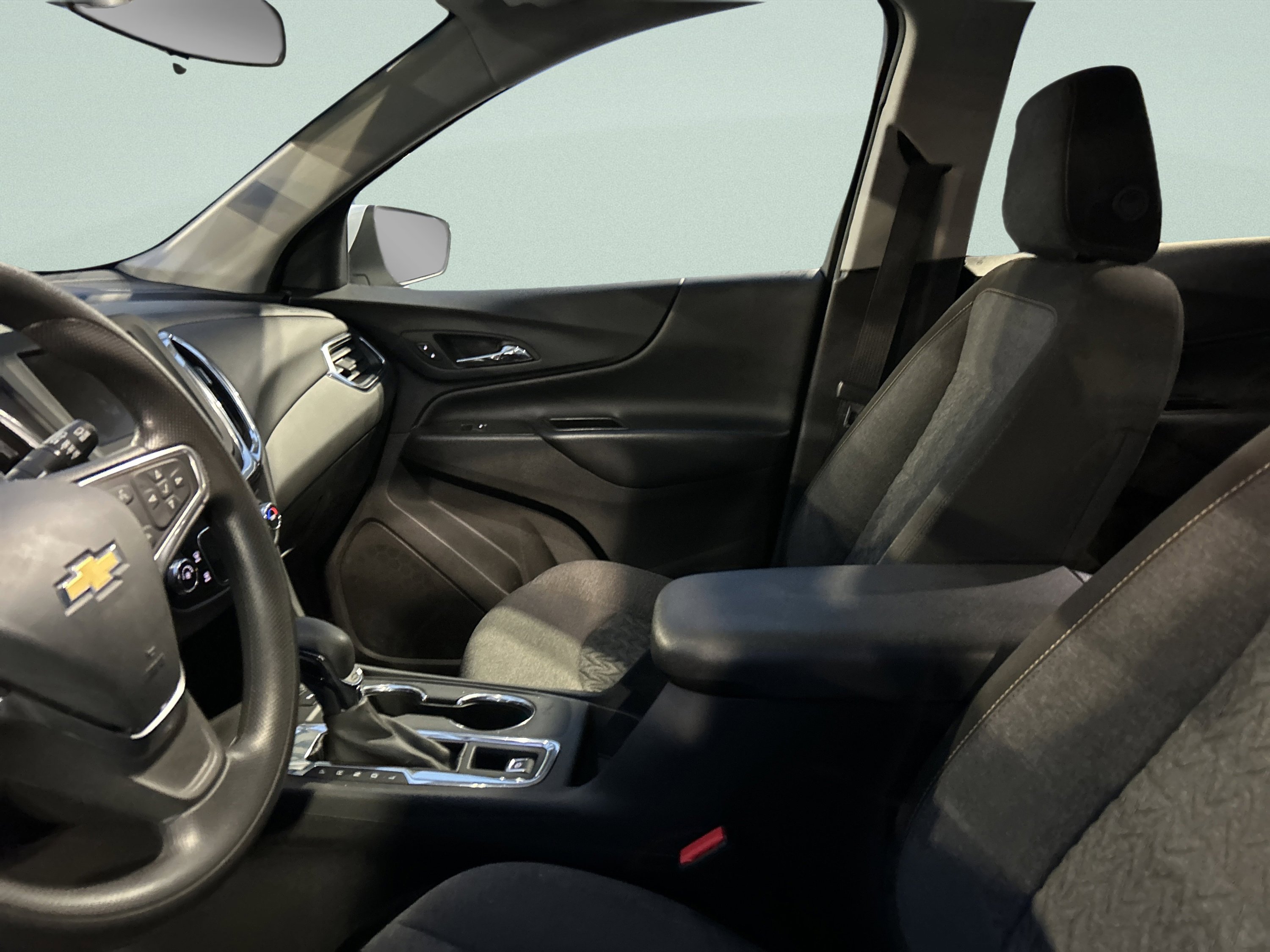 Used 2023 Chevrolet Equinox LT w/ LPO, Floor Liner Package image 11