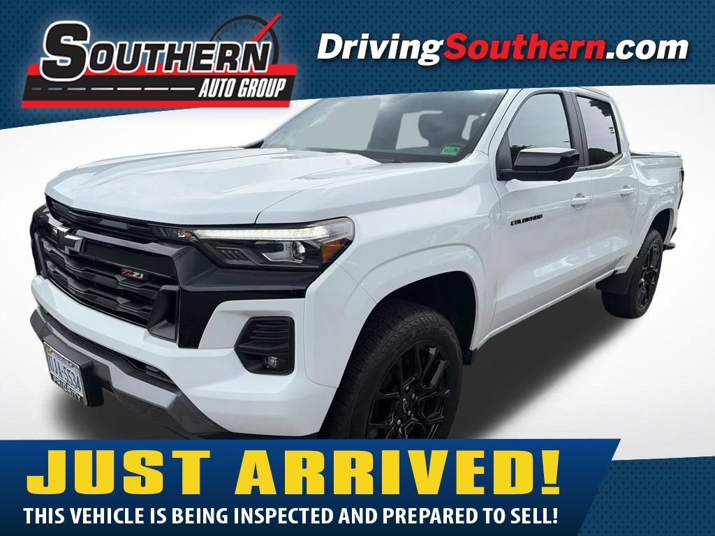 Used 2024 Chevrolet Colorado Z71 w/ LPO, Dark Essentials Package