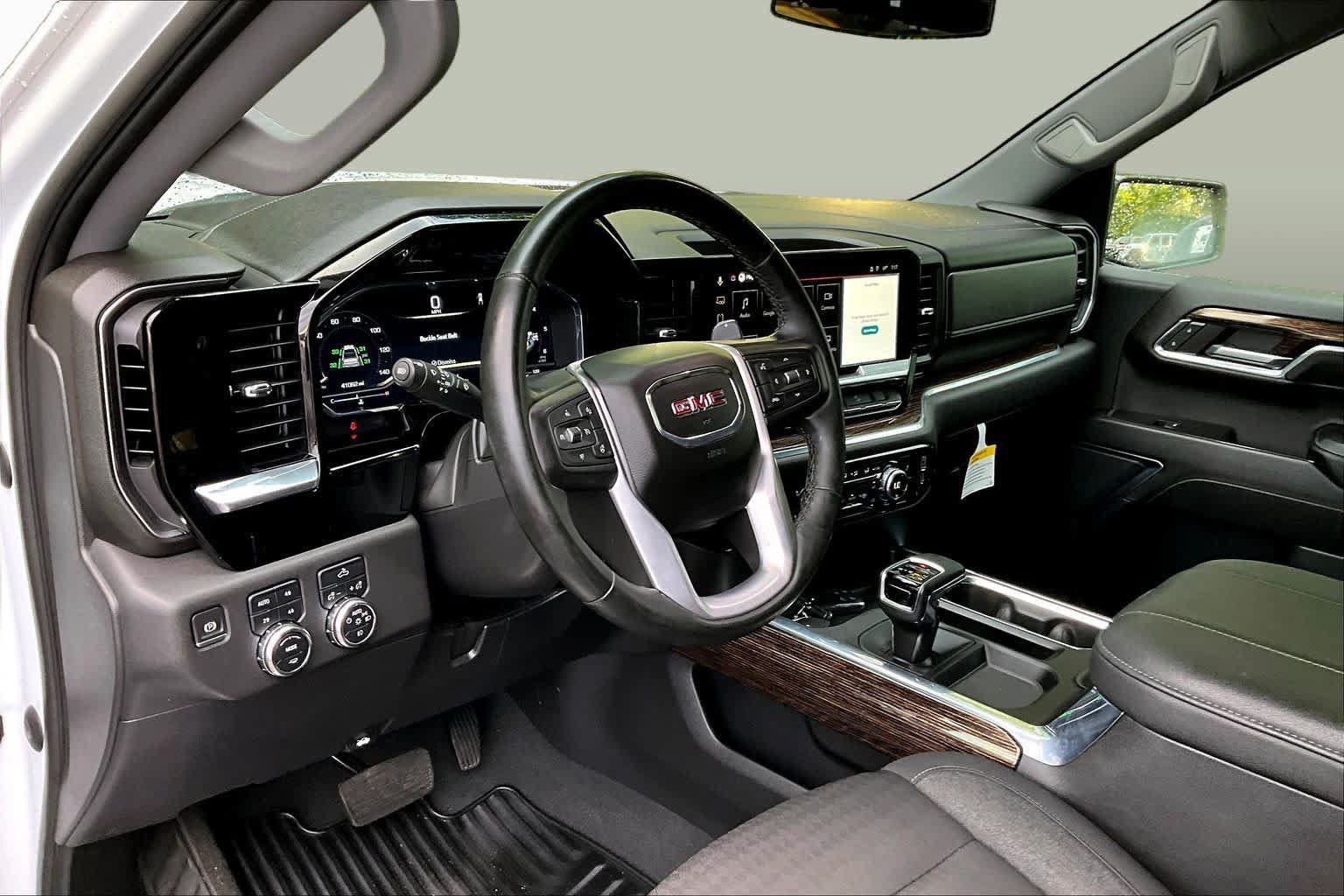 Used 2023 GMC Sierra 1500 Elevation w/ X31 Off-Road Package AWD/4WD image 16