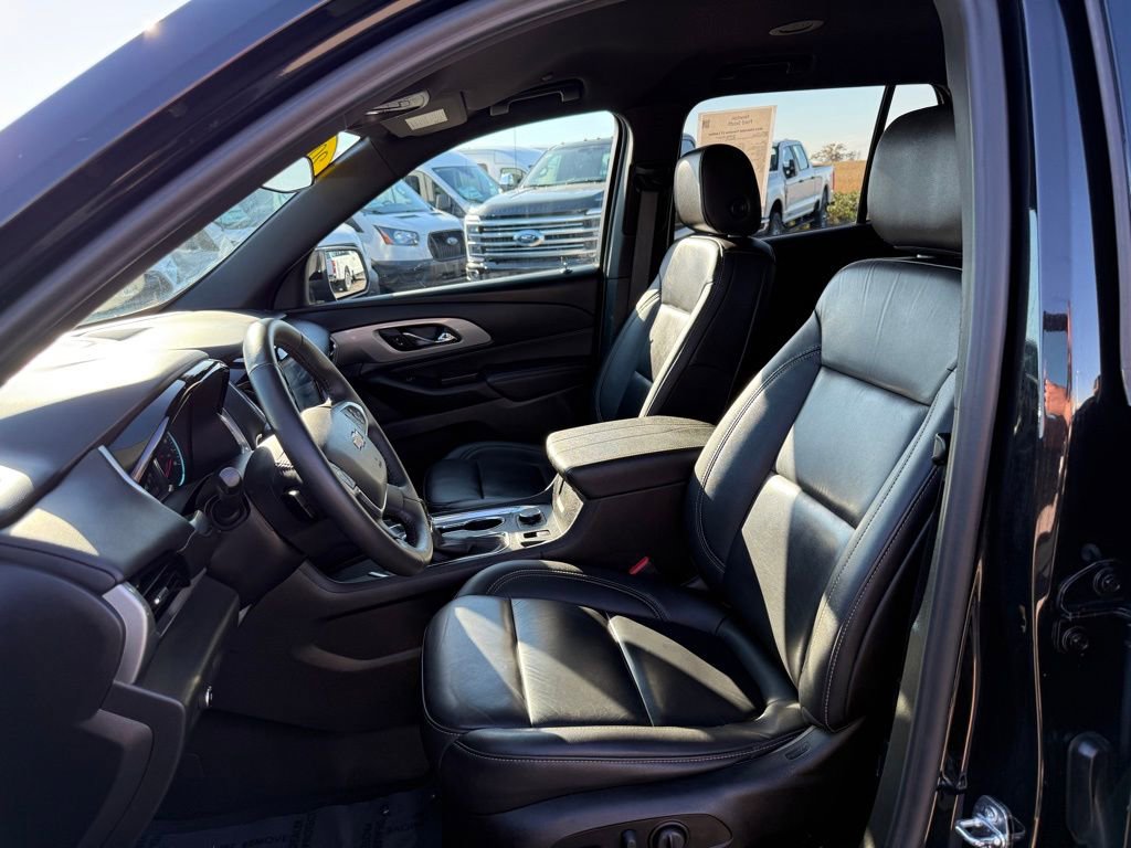 Used 2022 Chevrolet Traverse LT image 5