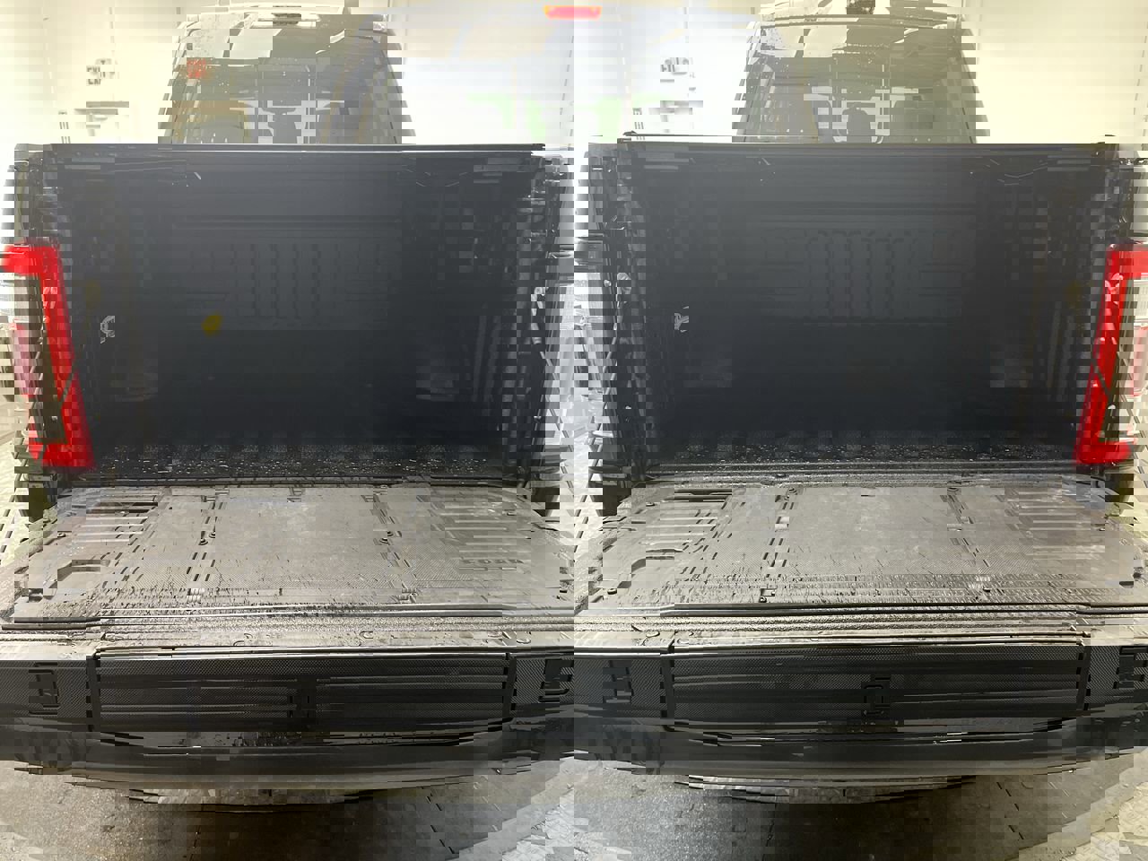 Certified 2023 Ford F150 Lariat w/ Equipment Group 502A High image 36