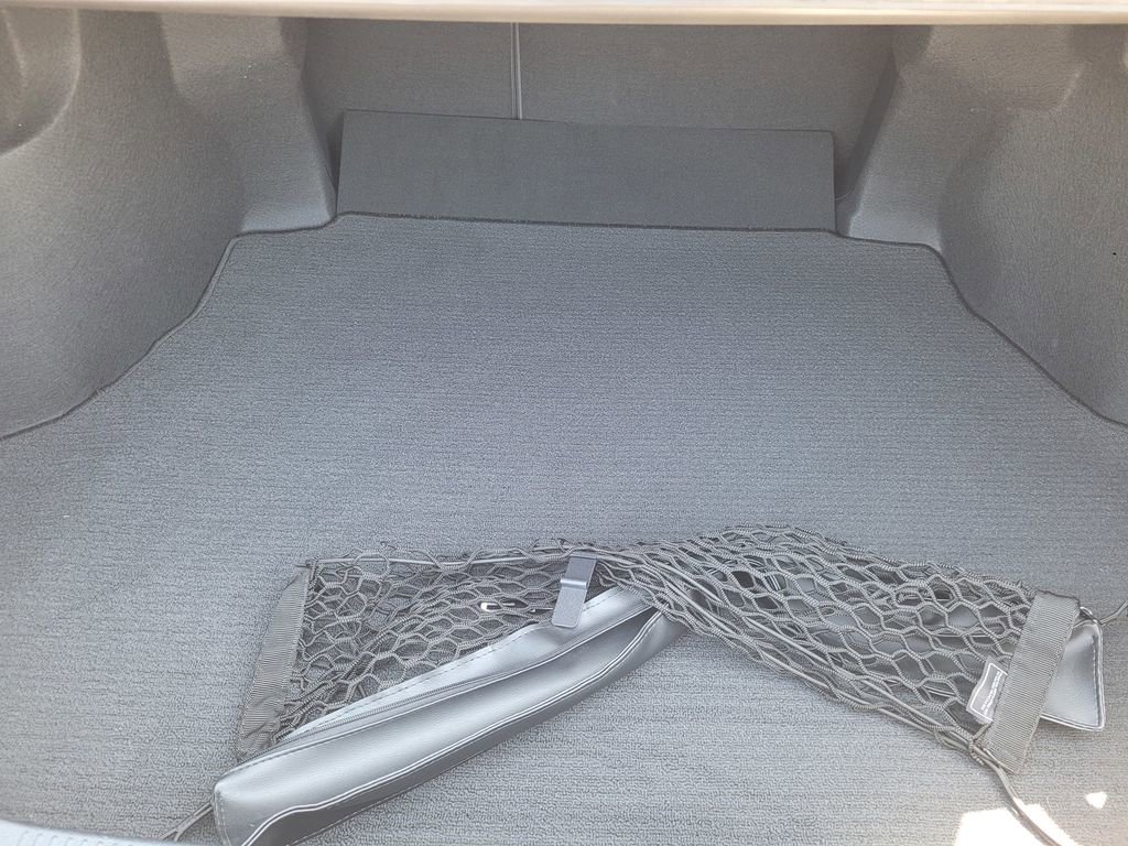 Used 2023 Toyota Camry SE image 7