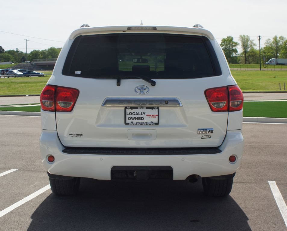 Used 2015 Toyota Sequoia Platinum AWD/4WD image 3