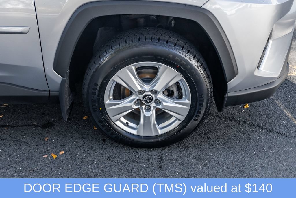 Used 2021 Toyota RAV4 XLE w/ XLE Grade Weather Package AWD/4WD image 9