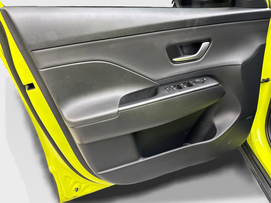 Used 2024 Hyundai Kona Limited FWD image 30