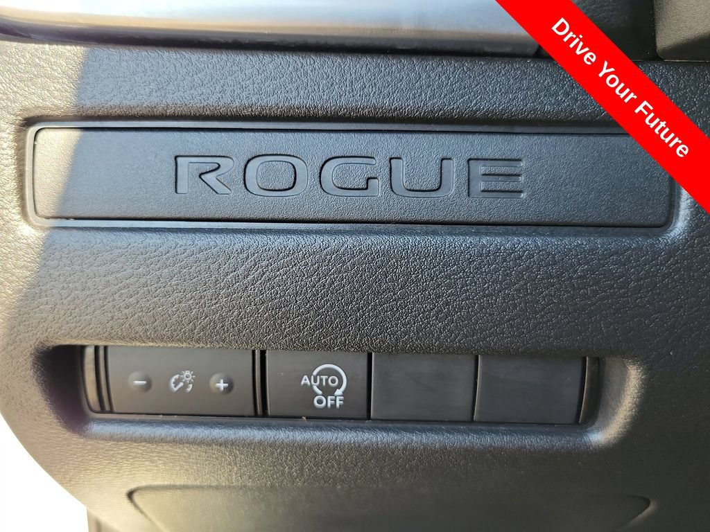 Used 2024 Nissan Rogue S FWD image 15