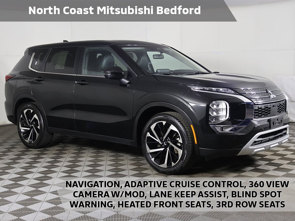 Used 2024 Mitsubishi Outlander SE image 1