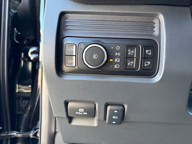 New 2026 Ford F350 Lariat w/ Black Appearance Package image 36