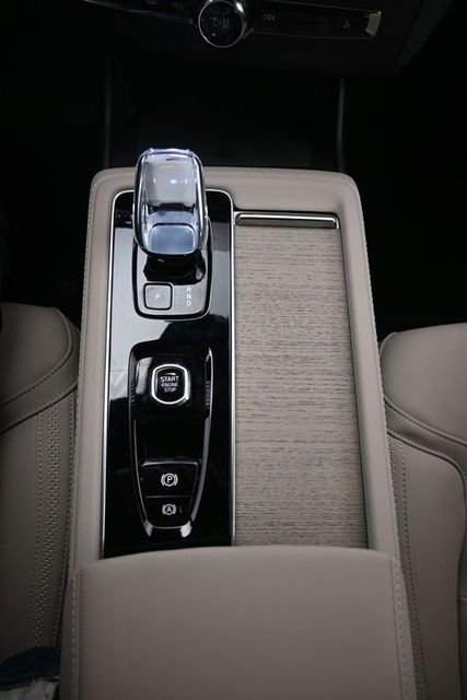 New 2026 Volvo XC90 B6 Plus w/ Protection Package Premier image 10