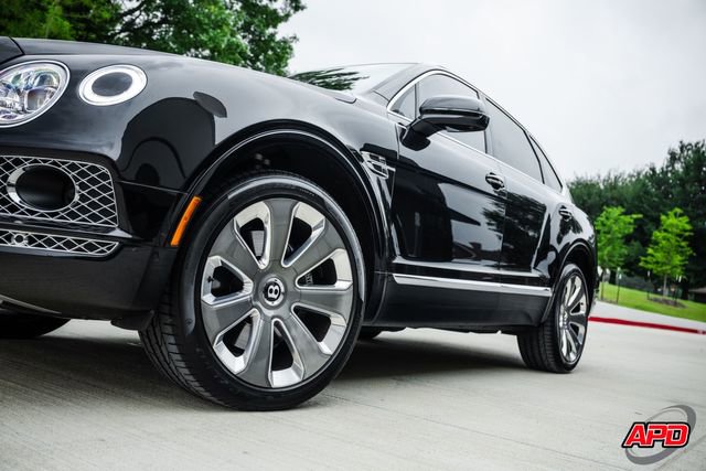Used 2018 Bentley Bentayga AWD/4WD image 24