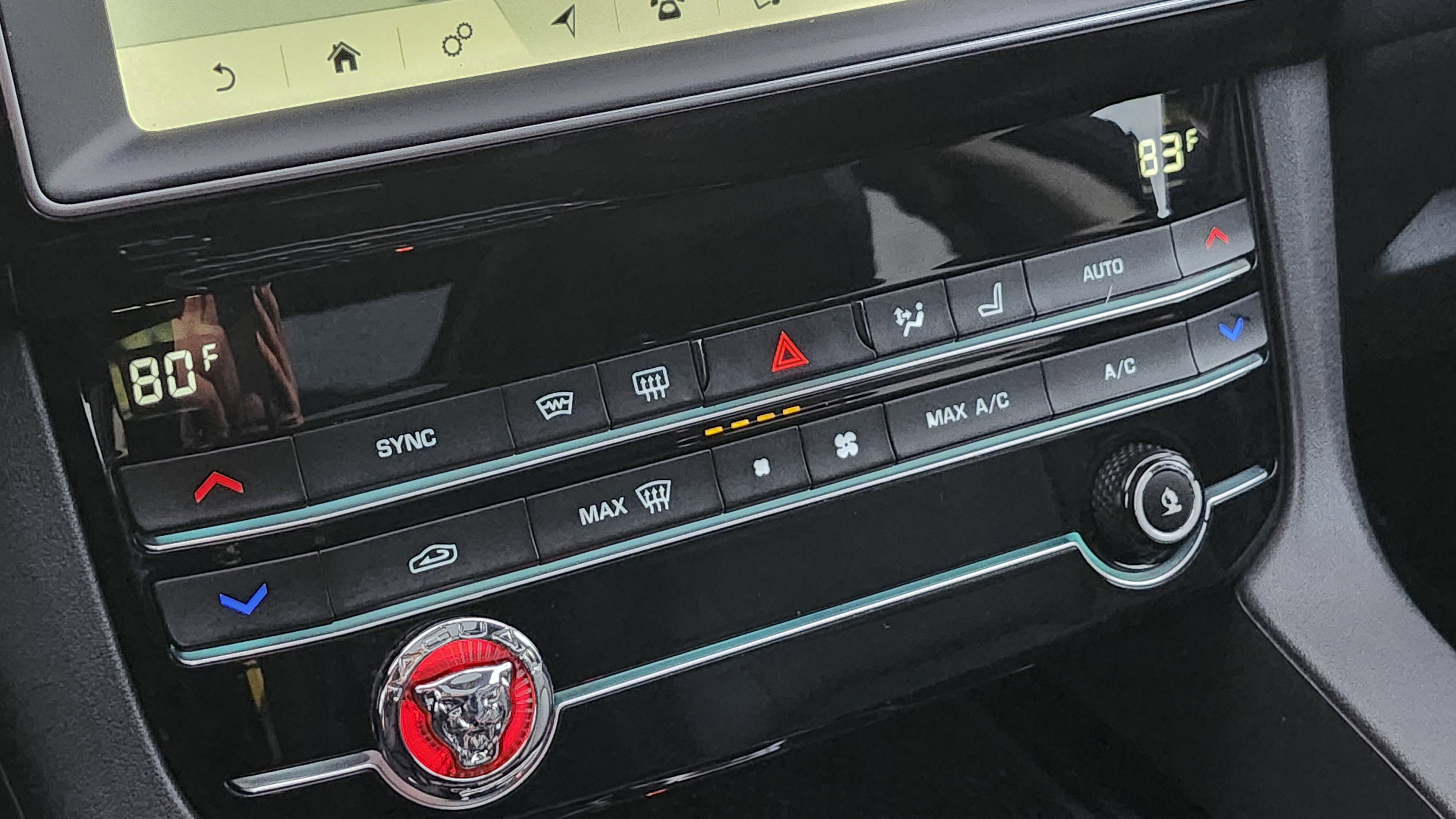 Used 2020 Jaguar F-PACE Premium image 32