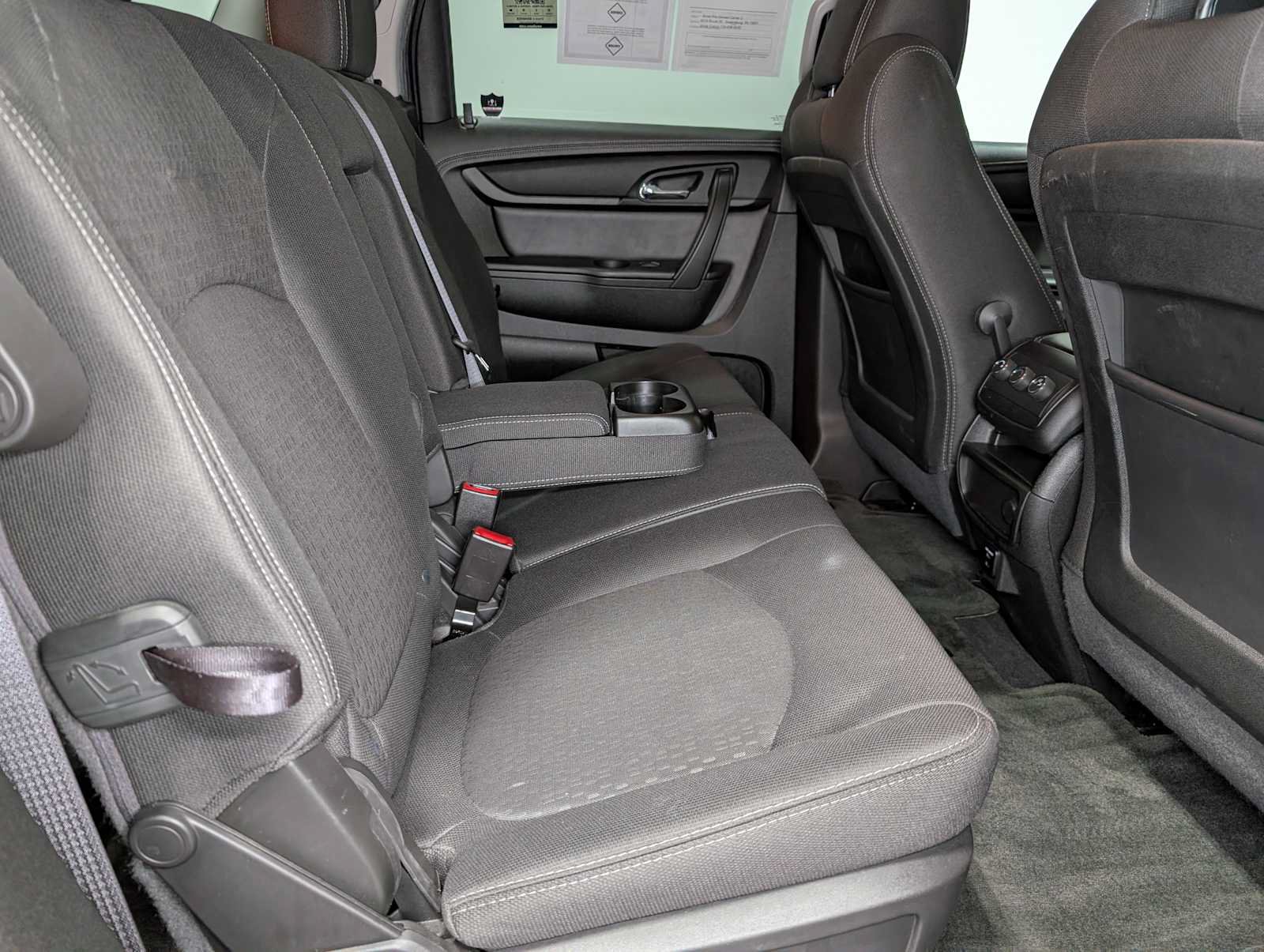 Used 2015 GMC Acadia SLE AWD/4WD image 37