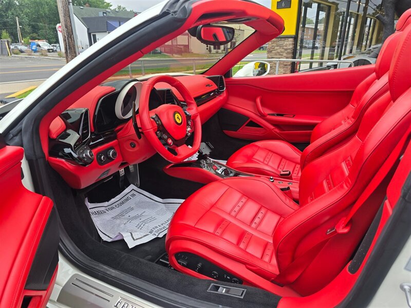 Used 2015 Ferrari 458 Spider RWD image 20
