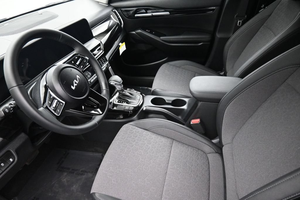 New 2026 Kia Seltos S FWD image 17