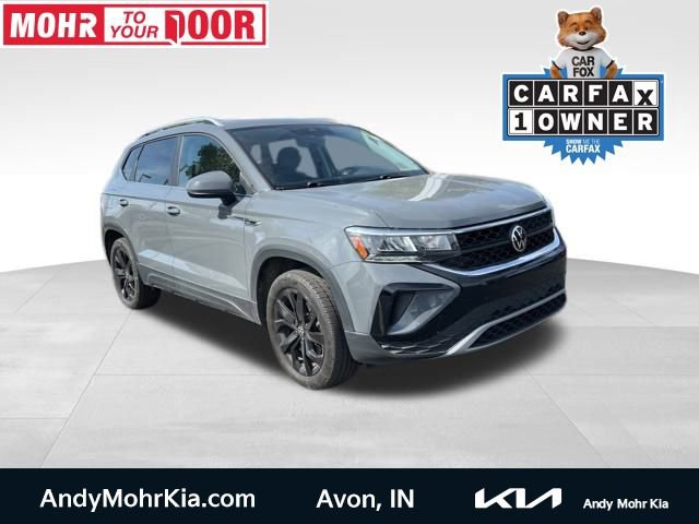 Used 2022 Volkswagen Taos SE w/ Panoramic Sunroof Package image 1