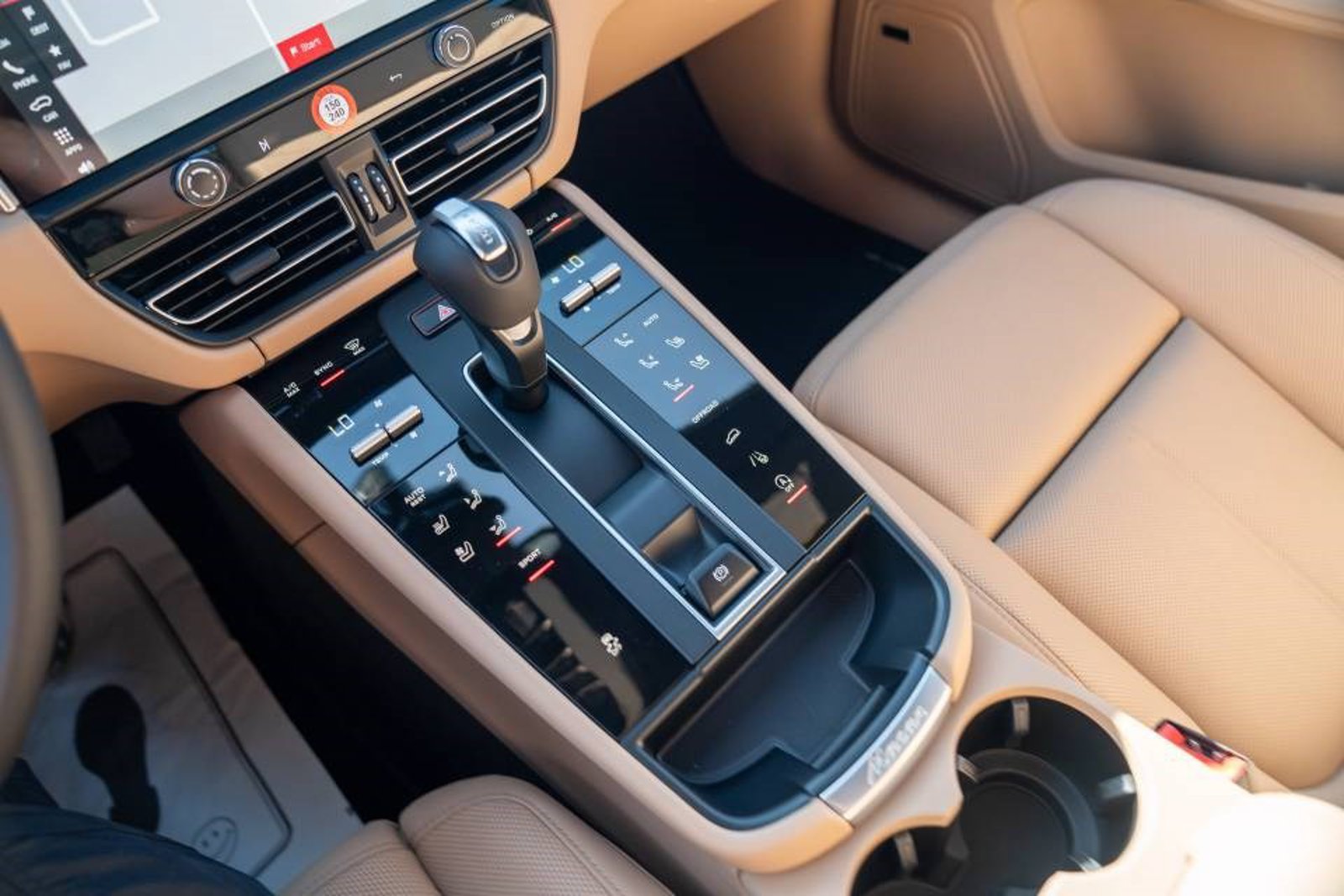 New 2026 Porsche Macan AWD/4WD image 20