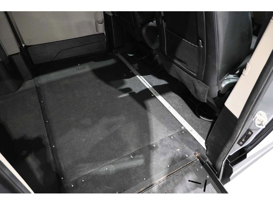 Used 2019 Dodge Grand Caravan SXT image 18