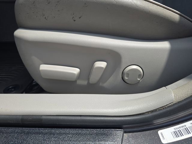 Used 2017 Toyota Camry XLE FWD image 16