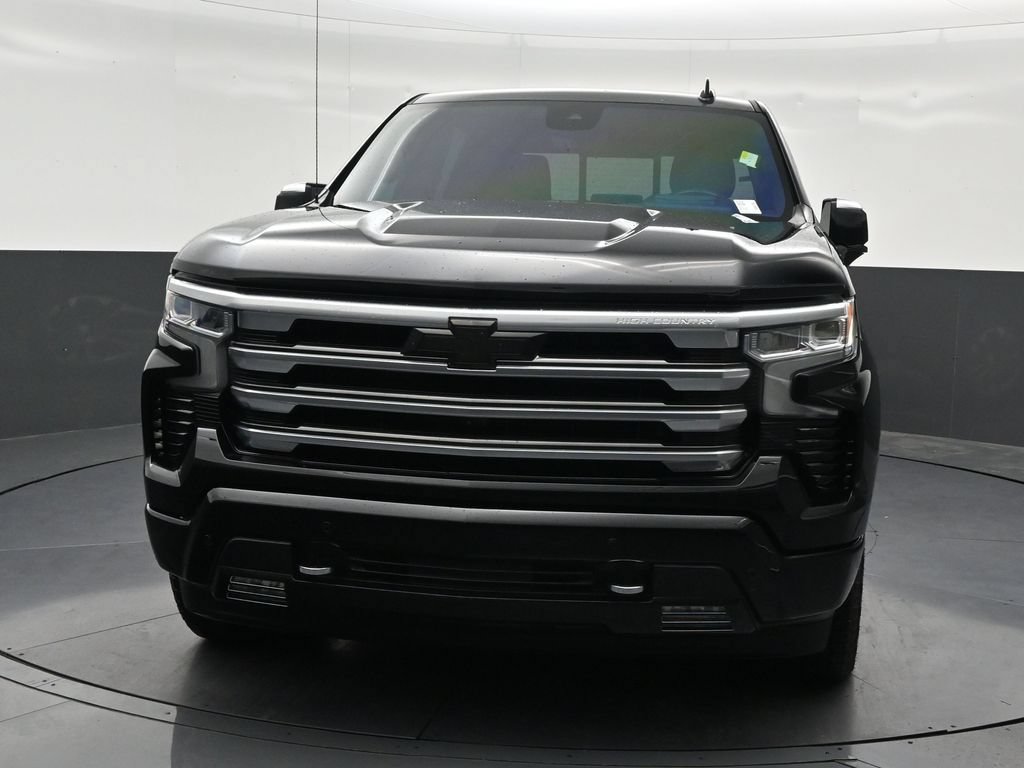 Used 2024 Chevrolet Silverado 1500 High Country w/ Technology Package AWD/4WD image 9