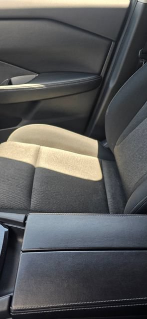 Used 2025 Nissan Rogue SV AWD/4WD image 24