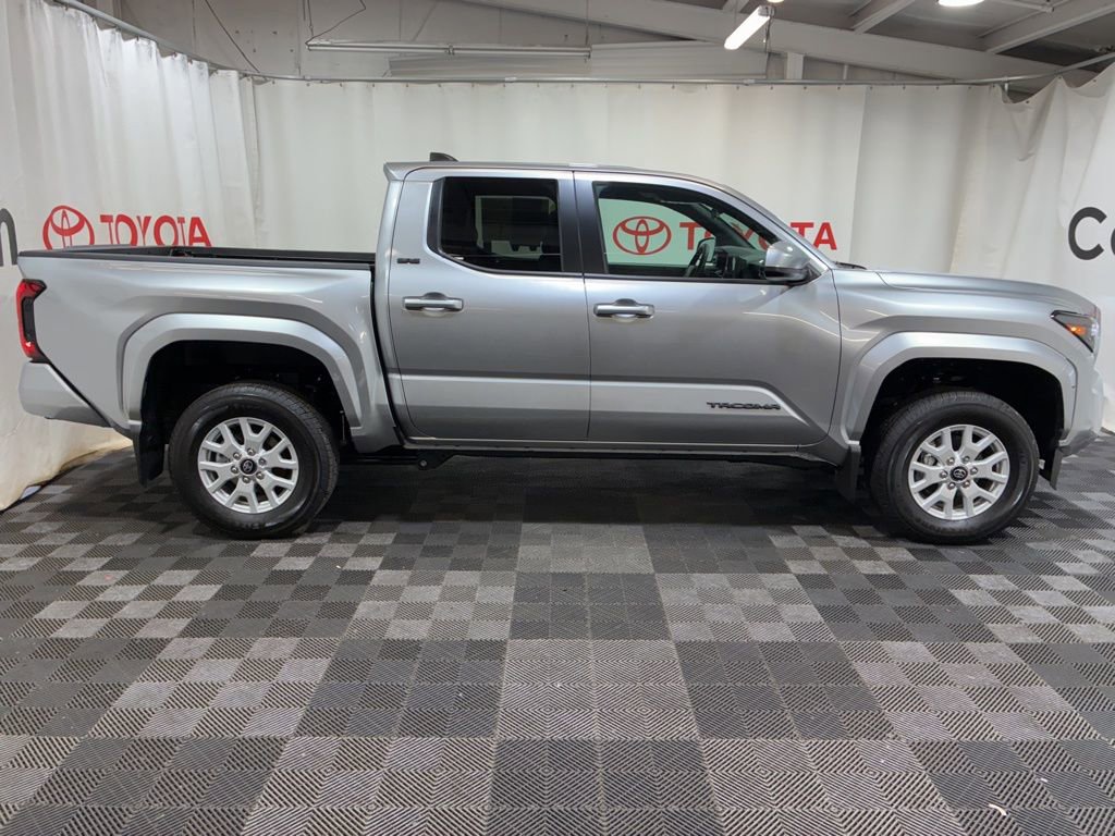 Used 2026 Toyota Tacoma SR5 image 10