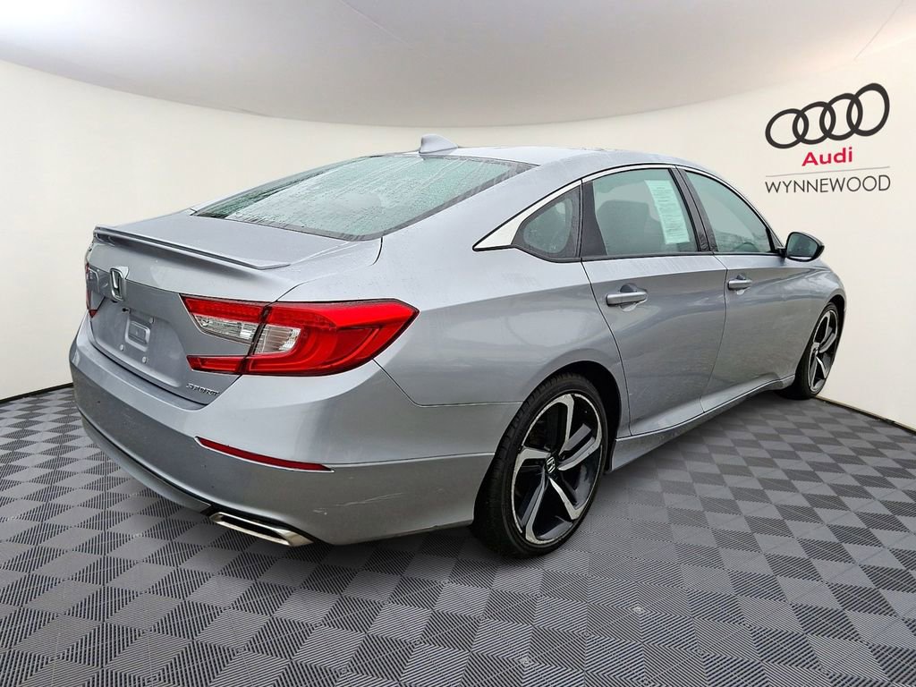 Used 2018 Honda Accord Sport image 6