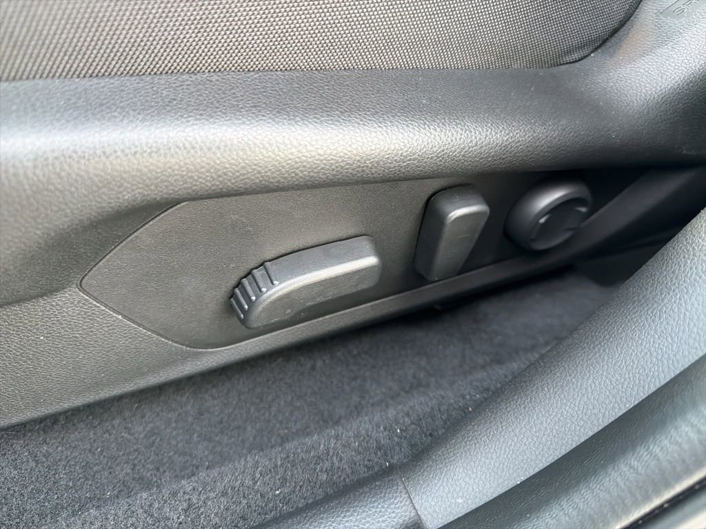 Certified 2025 Subaru Crosstrek 2.0i Premium image 25