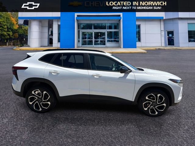 Used 2024 Chevrolet Trax RS FWD image 4
