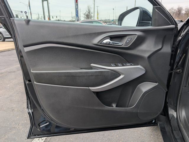 Used 2024 Chevrolet Trax RS image 9
