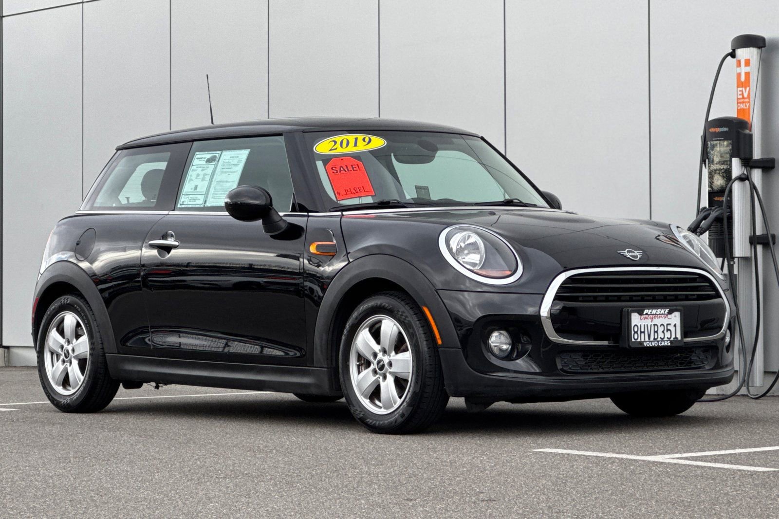 Used 2019 MINI Cooper 2-Door Hardtop image 7