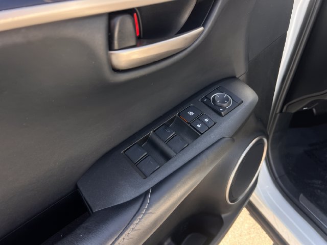 Used 2016 Lexus NX 200t FWD w/ Luxury Package image 11